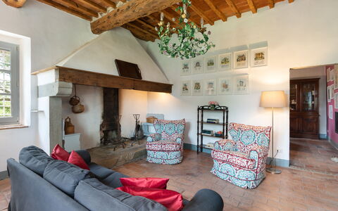 Casa Mirandola: Bâtiment, Propriété, Meubles, Cadre, Bois, Maison, Confort, Fenêtre, Éclairage, Architecture