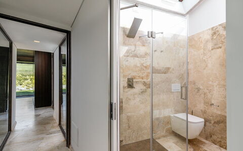 Villa Velari In Volterra With Private Pool, Ac: Bâtiment, Salle De Bains, Design Intérieur, Maison, Luminaire Plomberie, Sol, Sol, Composite, Immobilier