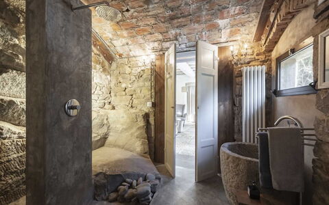 Mulino Morandi: Cadre, Bois, Sol, Plafond, Établissements Humains, Porte, Bâtiment, Chaise, Pièce