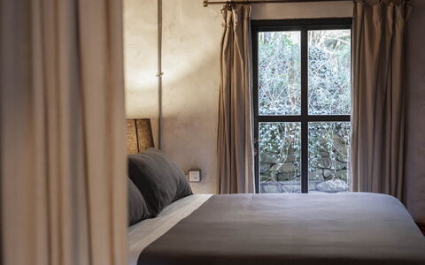 Mulino Morandi: Meubles, Bâtiment, Confort, Fenêtre, Bois, Ombre, Textile, Design Intérieur, Rideau