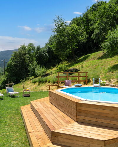 Villa Dei Tigli: L'Eau, Plante, Ciel, Piscine, Arbre, Nuage, Mobilier De Jardin, Bâtiment, Paysage Naturel, Ombre