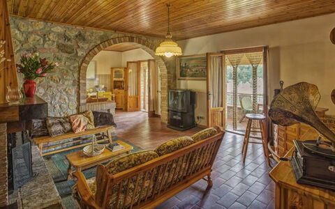 Leccino: Cadre, Meubles, Table, Bois, Design Intérieur, Plante, Tiroir, Sol, Salon, Sol