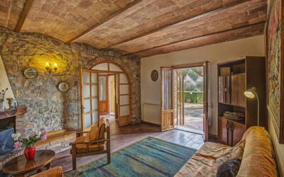 Leccino 2: Meubles, Table, Bâtiment, Cadre, Bois, Éclairage, Design Intérieur, Canapé, Chaise, Salon