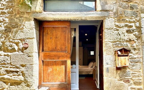 Vicolo Della Scala Rooms: Propriété, Porte, Bâtiment, Bois, Architecture, Brique, Accueil Porte, Façade, Brickwork