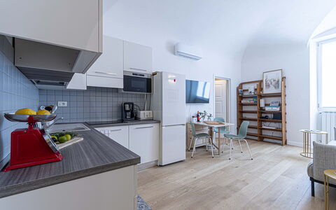 Atelier la Scala: Cabinetry, Meubles, Comptoir, Cuisine, Cuisinière, Évier, Électroménager, Appareil De Cuisine, Bâtiment, Robinet