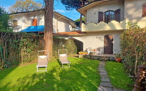 Dimora Del Capitano: Plante, Fenêtre, Bâtiment, Ciel, La Nature, Arbre, Lot Terre, Architecture, Herbe, Maison