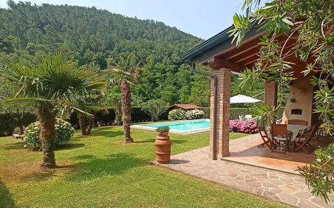 Villa Carducci: Plante, Ciel, Montagne, Lot Terre, Paysage Naturel, Arecales, Arbre, Ombre, Paysage, Herbe
