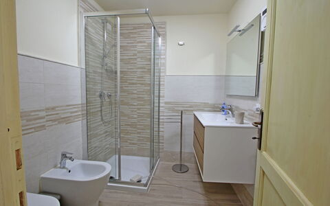 Casa Montebello: Robinet, Évier, Luminaire Plomberie, Propriété, Salle De Bains, Lavabo, Violet, Sol