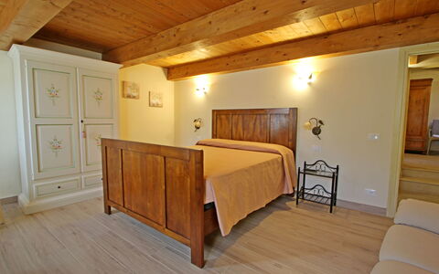 Casa Montebello: Meubles, Bois, Bâtiment, Confort, Design Intérieur, Sol, Sol, Tache De Bois, Mur, Porte