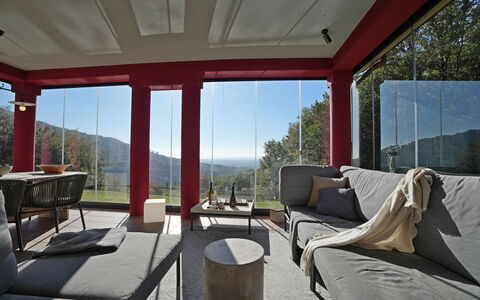 Villa Di Confine: Propriété, Ciel, Ombre, Design Intérieur, Bâtiment, Bois, Confort, Salon, Arbre, Zone Résidentielle