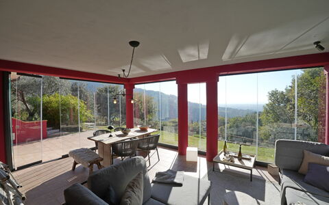 Villa Di Confine: Table, Propriété, Plante, Design Intérieur, Ombre, Arbre, Chaise, Pot De Fleur, Porche, Sol