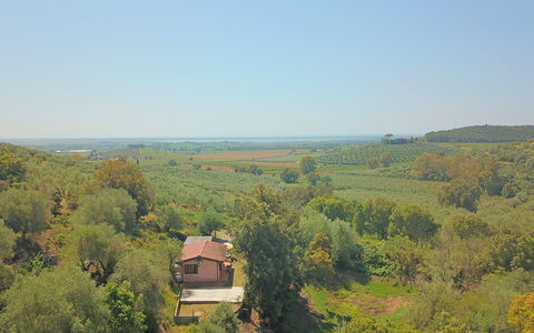 La Casetta: Ciel, Communauté Des Plantes, Plante, Fenêtre, Paysage Naturel, Lot Terre, Arbre, Maison, Herbe, Prairie