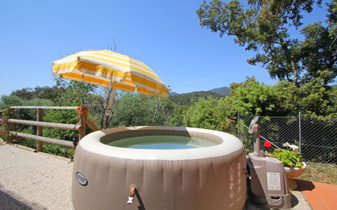 La Casetta: Plante, Ciel, Arbre, Ombre, Pneu Automobile, Biome, Loisir, Pot De Fleur, Paysage, Gaz