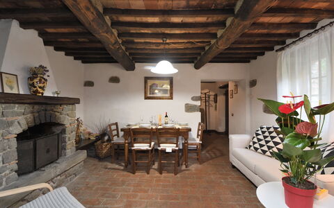 Villa Del Mulino: Plante, Cadre, Table, Design Intérieur, Bois, Plante D'Appartement, Chaise, Bâtiment, Salon, Maison