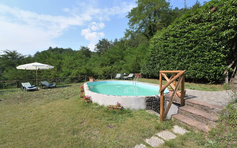 Casa Antelminelli: L'Eau, Nuage, Plante, Ciel, Piscine, Ombre, Arbre, Mobilier De Jardin, Loisir, Paysage Naturel