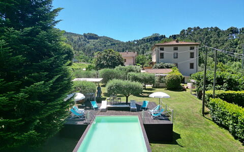 Villa L'antico Casale: Plante, Ciel, Propriété, Bâtiment, L'Eau, Arbre, Paysage Naturel, Herbe, Design Urbain, Biome