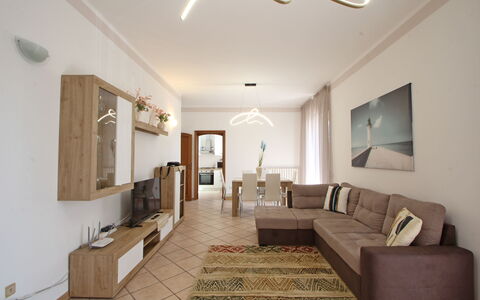 Appartamento Levante: Cadre, Propriété, Meubles, Canapé, Éclairage, Design Intérieur, Salon, Sol, Bois, Sol