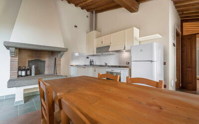 Torre 1: Bois, Sol, Plafond, Design Intérieur, Meubles, Domicile, Sol, Cuisine, Cabinetry, Pièce