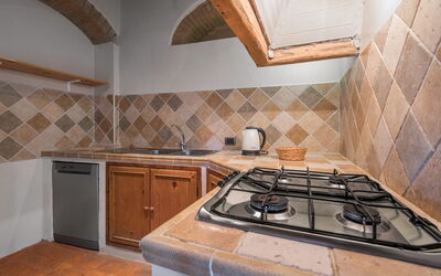 Macina Apt.: Cuisine, Appareil De Cuisine, Comptoir, Principaux Appliance, Sol, Design Intérieur, Cuisinière, Le Fourneau, Gaz Poele, Sol