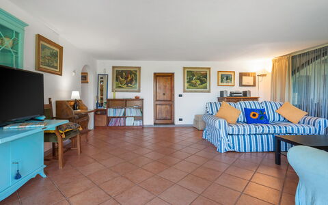 Chianti Hills Apartment, Pool, Ac: Meubles, Cadre, Bleu, Design Intérieur, Bois, Sol, Sol, Bâtiment, Salon