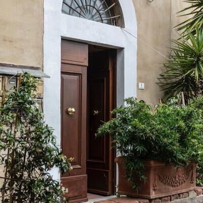 Bocelli: Plante, Propriété, Bâtiment, Porte, Bois, Maison, Mur, Ligne, Accueil Porte