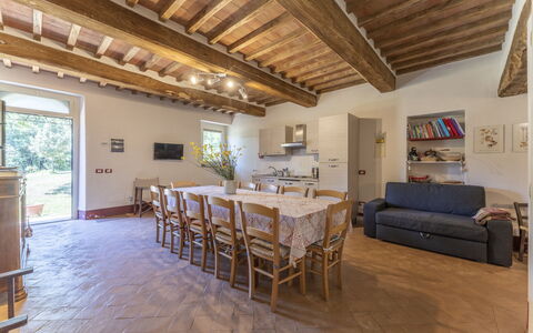 Le Casaline Di Sopra, Massa Marittima: Table, Meubles, Propriété, Canapé, Plante D'Appartement, Bois, Fenêtre, Design Intérieur, Sol, Sol