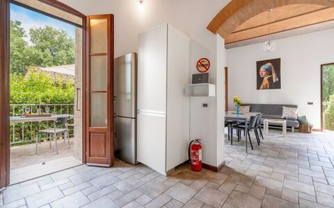 Torri 15 Holiday Home: Plante, Propriété, Bâtiment, Plante D'Appartement, Bois, Porte, Design Intérieur, Cadre, Sol