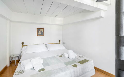 Belle Donne Apartment, Tornabuoni, Florence, Wifi: Propriété, Bâtiment, Confort, Bois, Design Intérieur, Sol, Sol, Maison, Lit