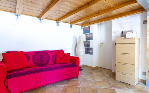 Florentine Careggi Loft: Meubles, Propriété, Cabinetry, Bois, Confort, Design Intérieur, Sol, Architecture, Sol, Porte