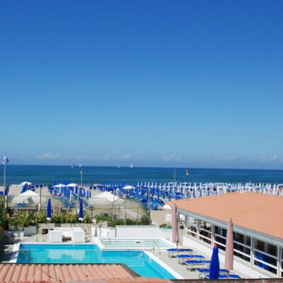 Tosca With Beach & Breakfast Included: L'Eau, Ciel, Nuage, Plante, Cotiers Et Relief Océaniques, Piscine, Plage, Loisir, Arbre, Horizon