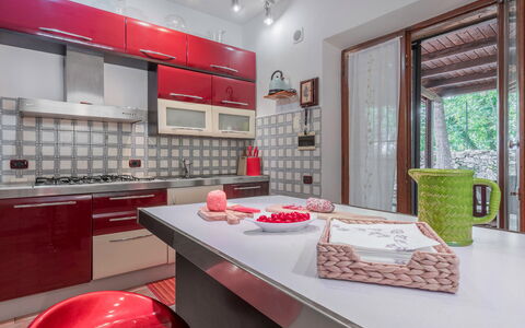 Santa Colomba House, Siena, Nature And Pool: Cabinetry, Propriété, Comptoir, Cuisine, Table, Design Intérieur, Bois, Éclairage, Sol, Architecture