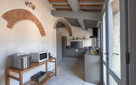 Villa Aiale: Mur, Design Intérieur, Meubles, Sol, Cuisine, Plafond, Comptoir, Appareil De Cuisine, Sol, Domicile