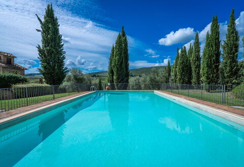 La Tesa Country House With Pool S. Gimignano: Bleu, Piscine, Eco Hôtel, Aménagement Paysager, Hacienda, À Feuilles Persistantes, Mélèze, Villa