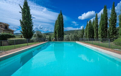 La Tesa Country House With Pool S. Gimignano: Bleu, Piscine, Eco Hôtel, Aménagement Paysager, Hacienda, À Feuilles Persistantes, Mélèze, Villa