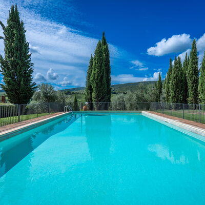 La Tesa Country House With Pool S. Gimignano: Bleu, Piscine, Eco Hôtel, Aménagement Paysager, Hacienda, À Feuilles Persistantes, Mélèze, Villa