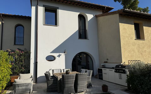 Ciliegino Spereto Apartment, Pool And Relax , Mont: Domicile, Zone Résidentielle, Maison, Porte, Biens, Ombre, Cour, Villa, Balcon, Hacienda