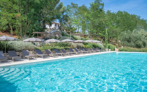 Correggiolo Spereto Apartment With Pool, Montaione: Piscine, Mobilier De Jardin, Recours, Eco Hôtel, Balancelle, Aménagement Paysager, Ville Resort, Thermes, Parapluie, Hacienda