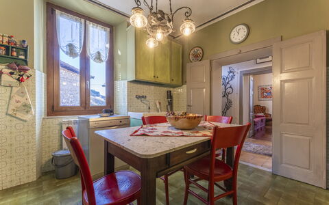 Orazio Liberty House,Lunigiana, Nature: Table, Meubles, Propriété, Cadre, Bois, Chaise, Porte, Design Intérieur, Décoration, Sol