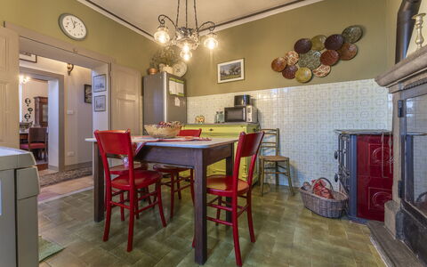 Orazio Liberty House,Lunigiana, Nature: Propriété, Table, Meubles, Chaise, Bois, Éclairage, Cadre, Design Intérieur, Sol, Cuisine