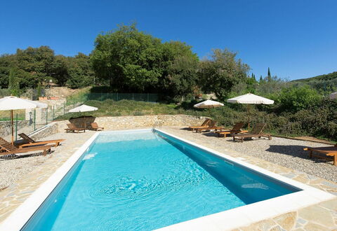 Casa Minuccia: L'Eau, Propriété, Plante, Meubles, Ciel, Piscine, Bleu Azur, Ombre, Chaise, Mobilier De Jardin