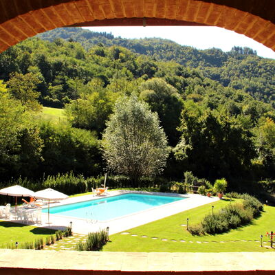 Residence Marino: Propriété, Piscine, Paysage Naturel, Herbe, Biens, Architecture, Maison, Arbre, Immobilier, Paysage