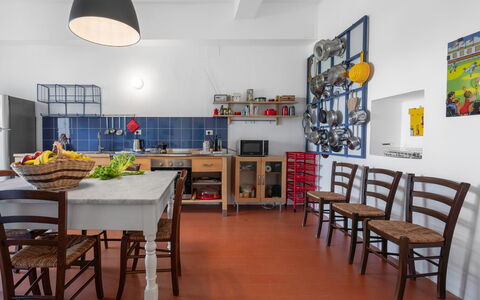 Poggetti San Luigi Country Home Follonica: Meubles, Propriété, Table, Design Intérieur, Éclairage, Cadre, Chaise, Sol, Comptoir, Sol