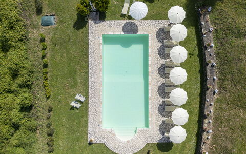 Marcigliana Cottage, Pool, Radicondoli: Propriété, Bleu Azur, L'Eau, Lot Terre, Herbe, Rectangle, Loisir, Paysage, La Technologie, Design Urbain