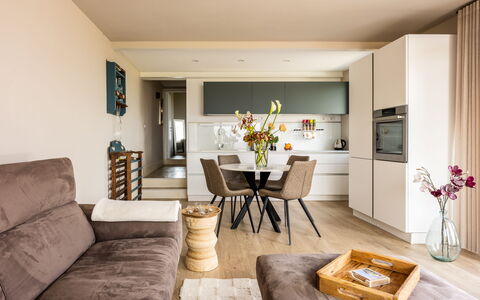 Melaiolo Modern Apartment With Pool, Montaione, To: Meubles, Design Intérieur, Sol, Sol, Canapé, Mur, Pièce, Chaise, Table, Salon