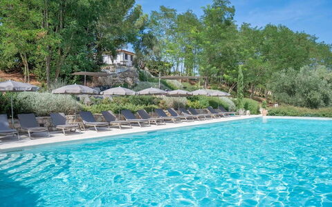 Melaiolo Modern Apartment With Pool, Montaione, To: L'Eau, Plante, Ressources En Eau, Propriété, Ciel, La Nature, Bleu Azur, Piscine, Arbre, Paysage Naturel