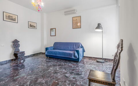 Romina Apartment, Florence, Campo Marte: Sol, Sol, Design Intérieur, Pièce, Canapé, Meubles, Plafond, Appartement, Salon