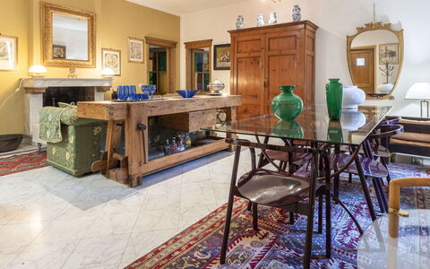 Lounge Flat Camaiore, Wifi, Versilia Coast: Meubles, Propriété, Cadre, Table, Bleu Azur, Bois, Sol, Design Intérieur, Salon, Sol