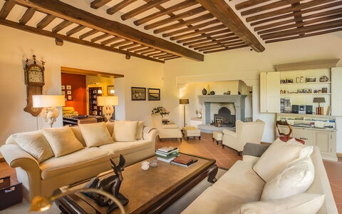 Villa Bongi: Meubles, Design Intérieur, Mur, Canapé, Sol, Plafond, Bois, Pièce, Salon, Sol