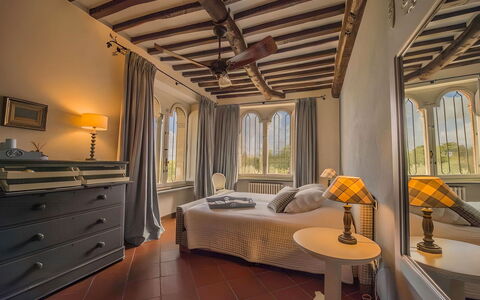 Villa Bongi: Mur, Meubles, Design Intérieur, Lit, Chambre, Éclairage, Pièce, Drap De Lit, Plafond, Sol