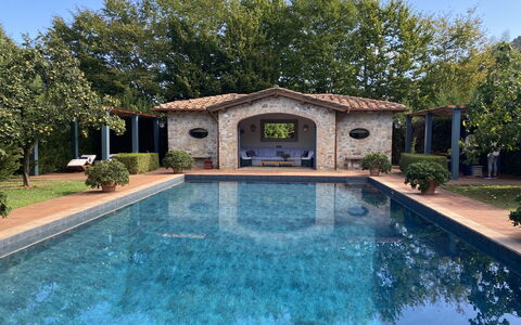 Villa Bongi: L'Eau, Piscine, Architecture, Composite, Recours, Caractéristique De L'Eau, Biens, Jardin, Hacienda, Ombre